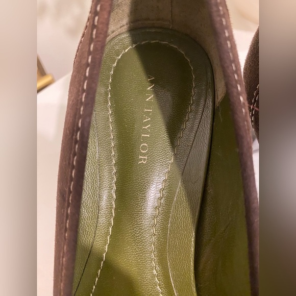 Ann Taylor Brown Suede Kitten Heel Loafers • Bow Detail • Size 9 - Picture 6 of 9